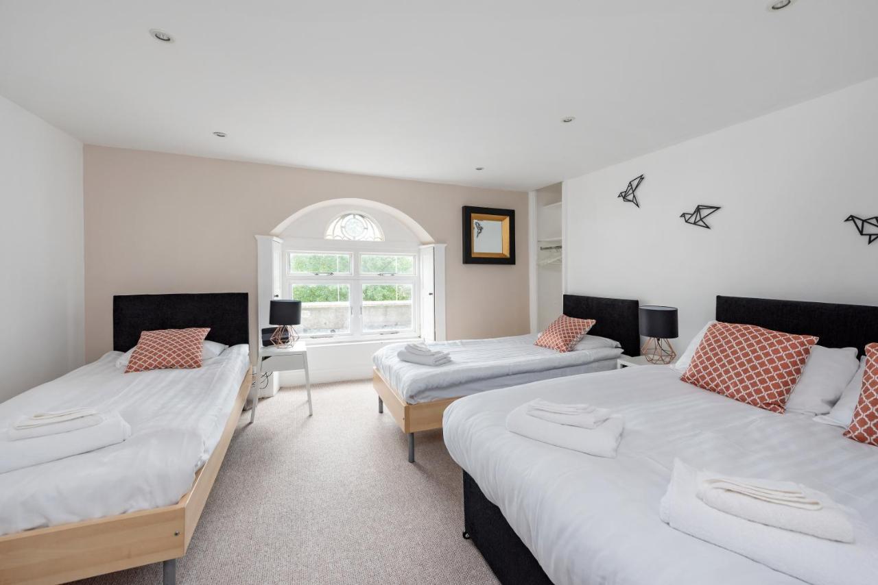 Cotswold Manor House - Country House Retreat With Hot Tub, Ideal For Large Groups Petty France المظهر الخارجي الصورة