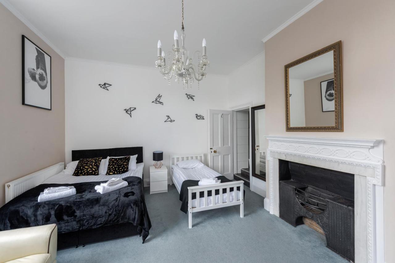 Cotswold Manor House - Country House Retreat With Hot Tub, Ideal For Large Groups Petty France المظهر الخارجي الصورة