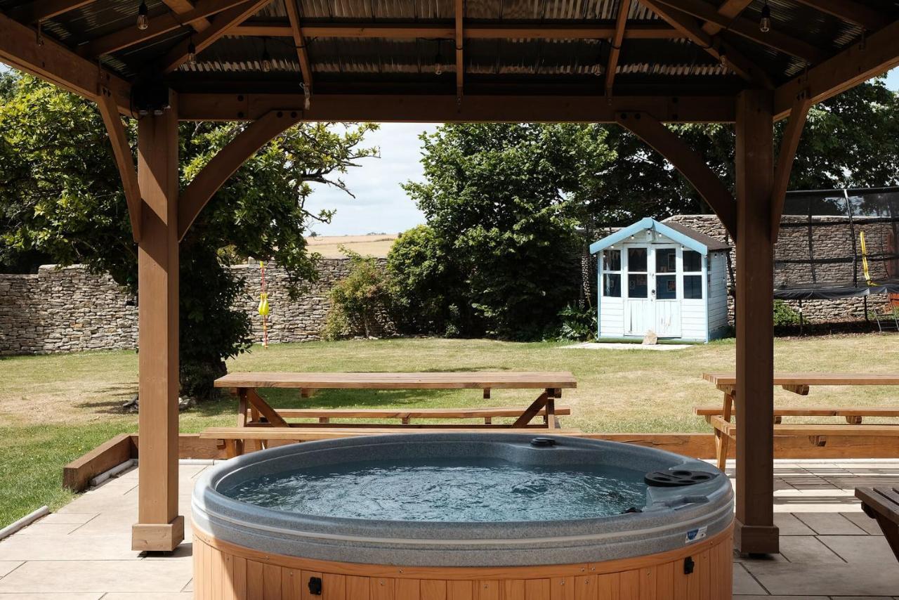 Cotswold Manor House - Country House Retreat With Hot Tub, Ideal For Large Groups Petty France المظهر الخارجي الصورة